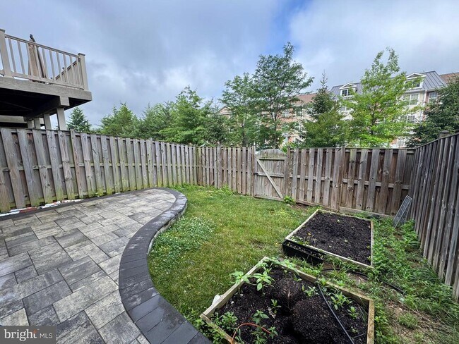 Building Photo - 23671 Sailfish Square