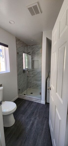 Building Photo - 2910 Lincoln Park Ave