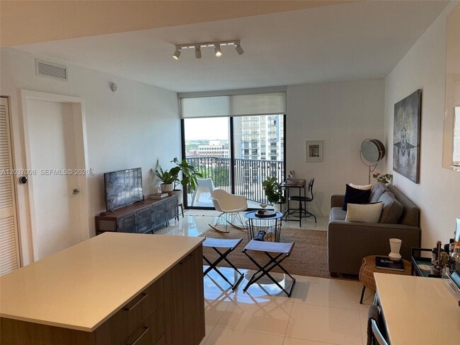 Building Photo - 5300 Paseo Blvd
