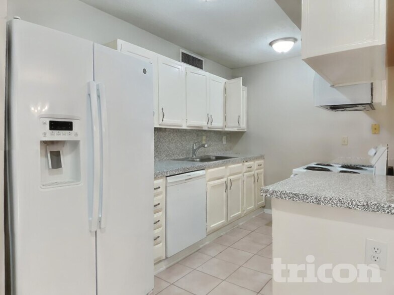 Building Photo - 6734 Pickett Dr
