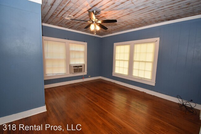 Building Photo - 1 br, 1 bath House - 207 E Texas