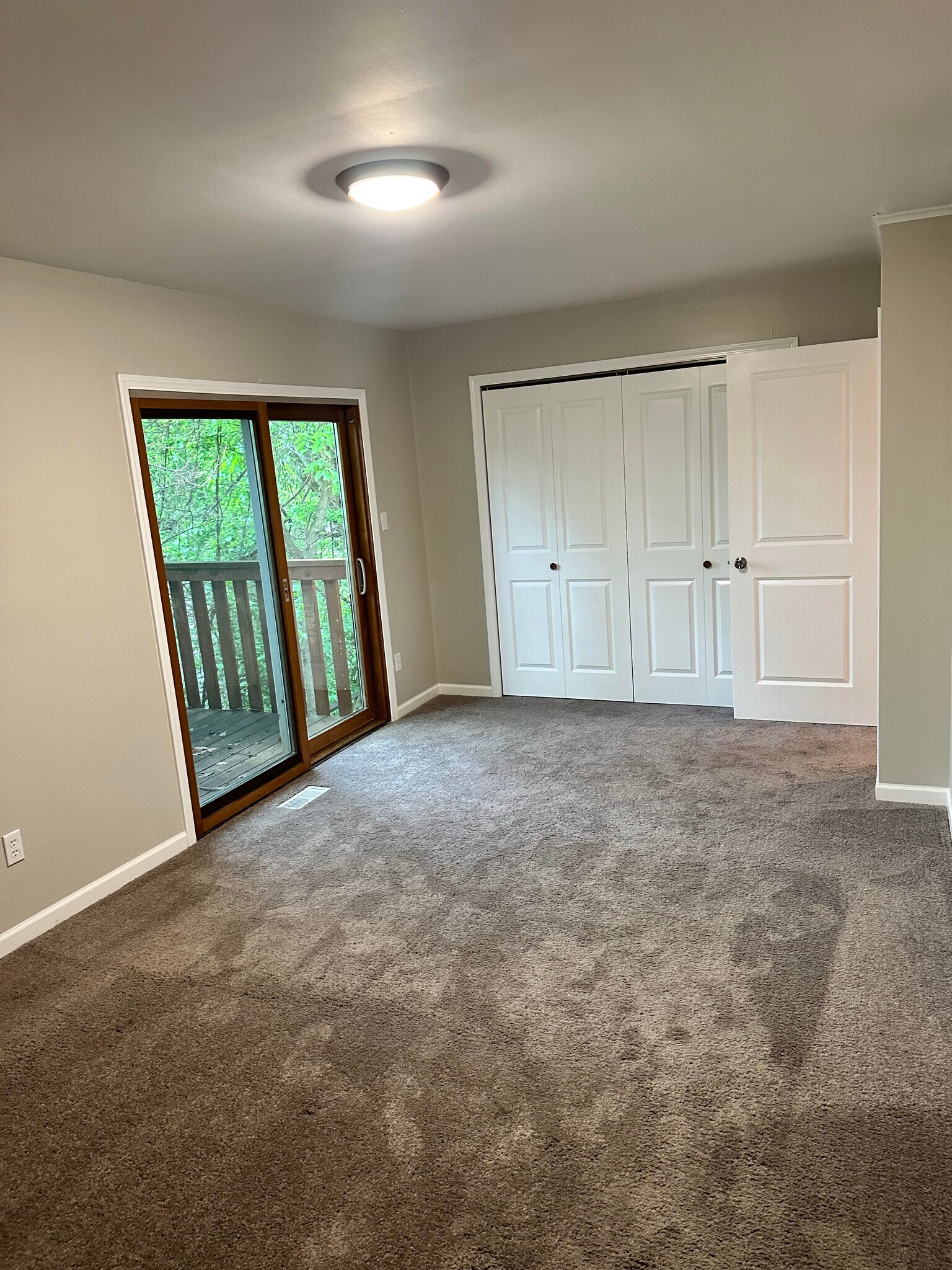 Building Photo - 720 W 17th St