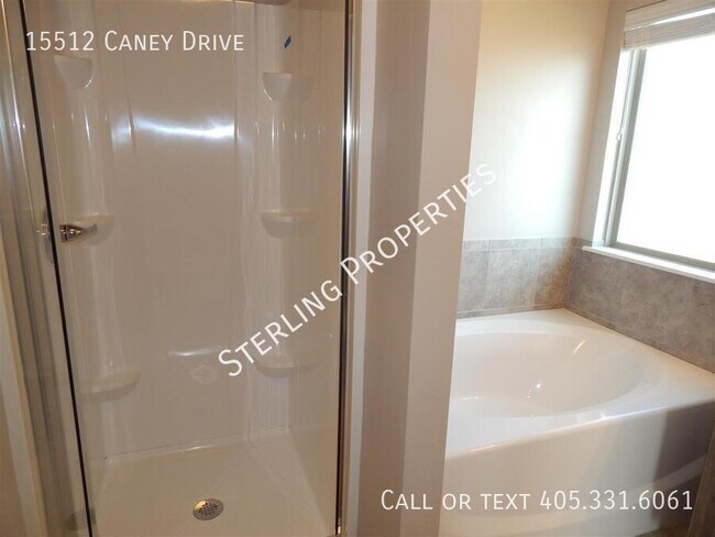 Building Photo - 15512 Caney Dr