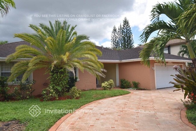 Building Photo - 9811 SW 13th Ct