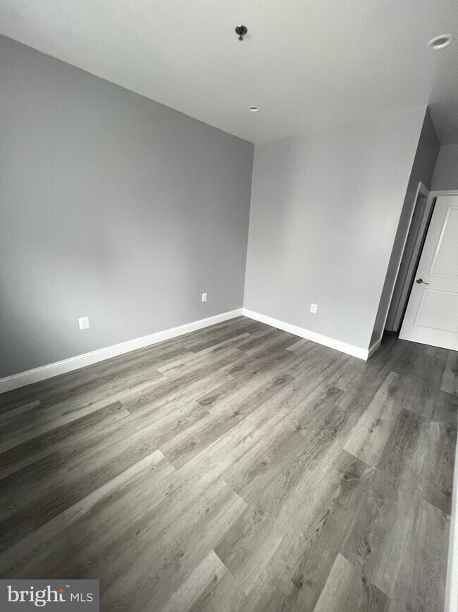 Building Photo - 1611-15 Ridge Ave