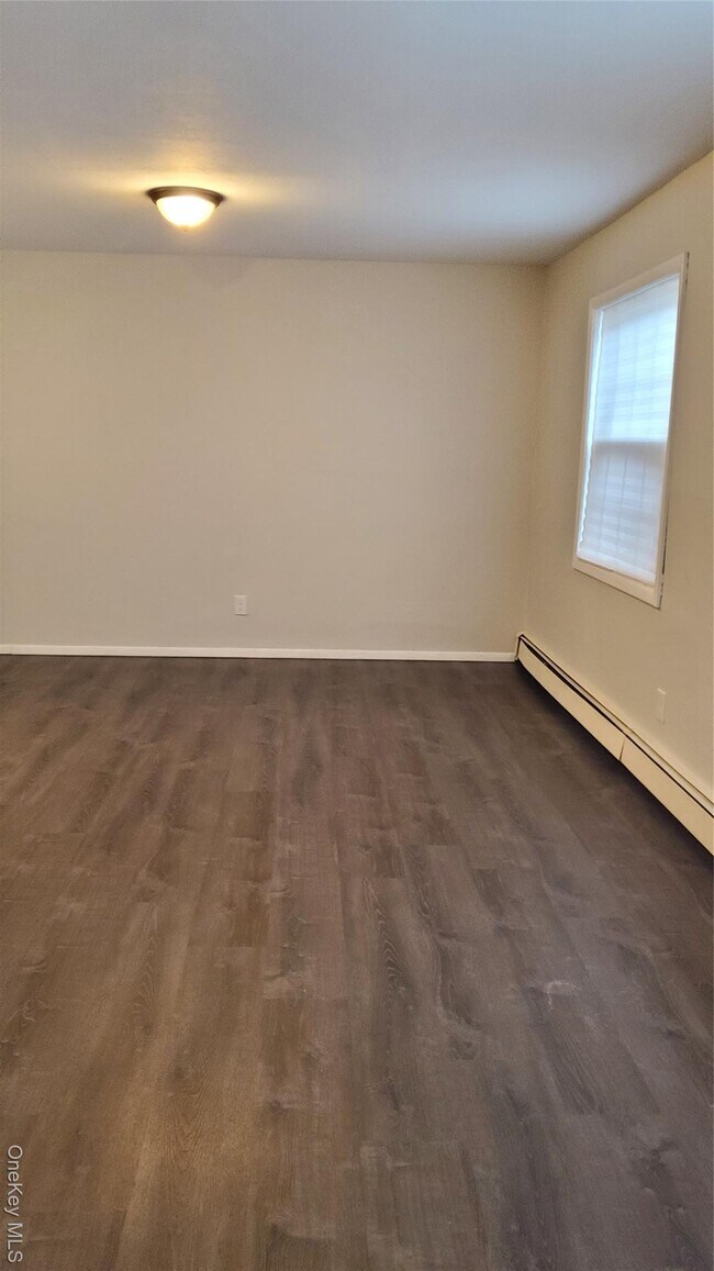 Building Photo - 460 Old Town Rd