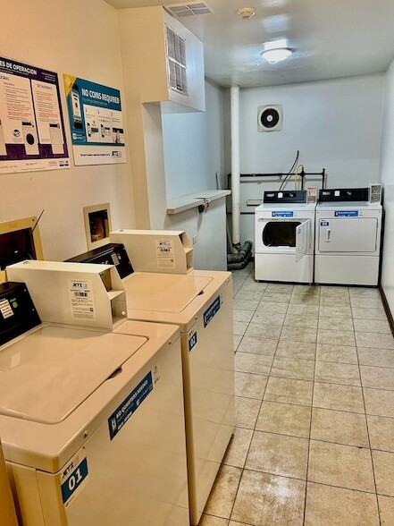 Building Photo - 746 Prescott Dr