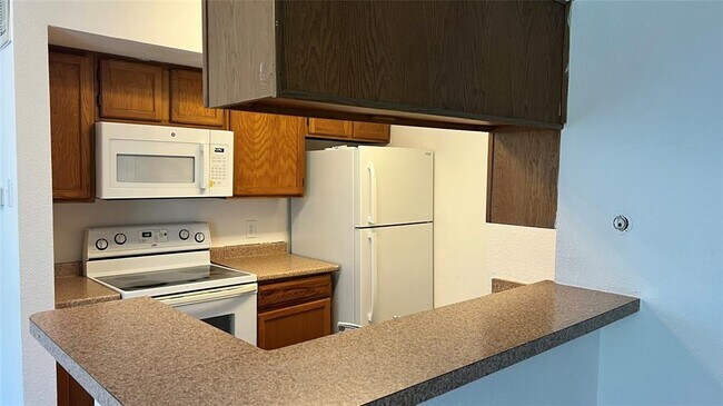 Building Photo - 2120 El Paseo St