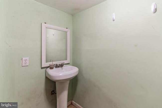 Building Photo - 2316 N 27th St