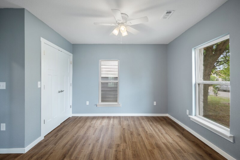 Building Photo - 2118 S Jackson Ave