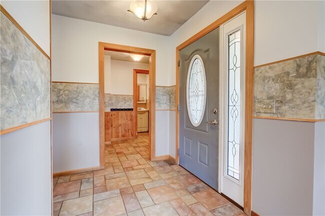 Building Photo - 681 NY-364