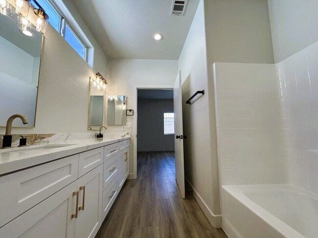 Building Photo - 2112 Fred Brown Dr