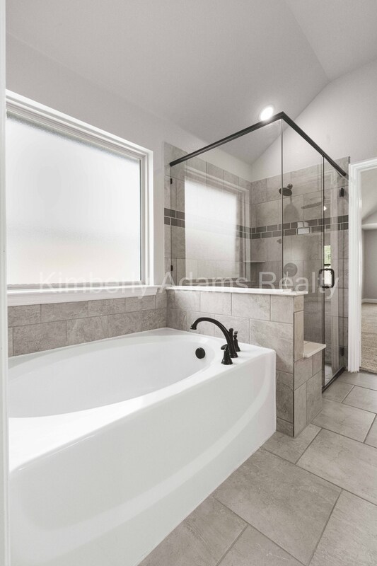 Building Photo - 213 Lariat Trail