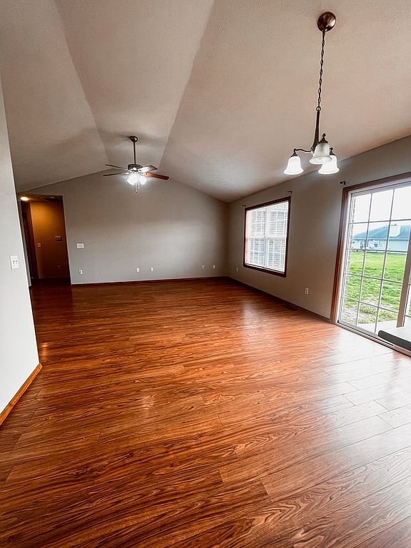 Building Photo - 765 Stanford Ct