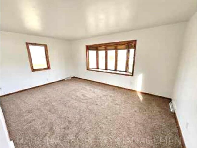 Building Photo - 805 4th St