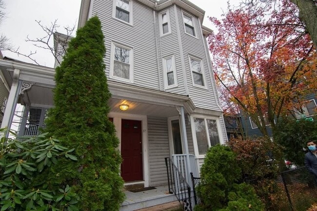 Building Photo - 77 Putnam Ave