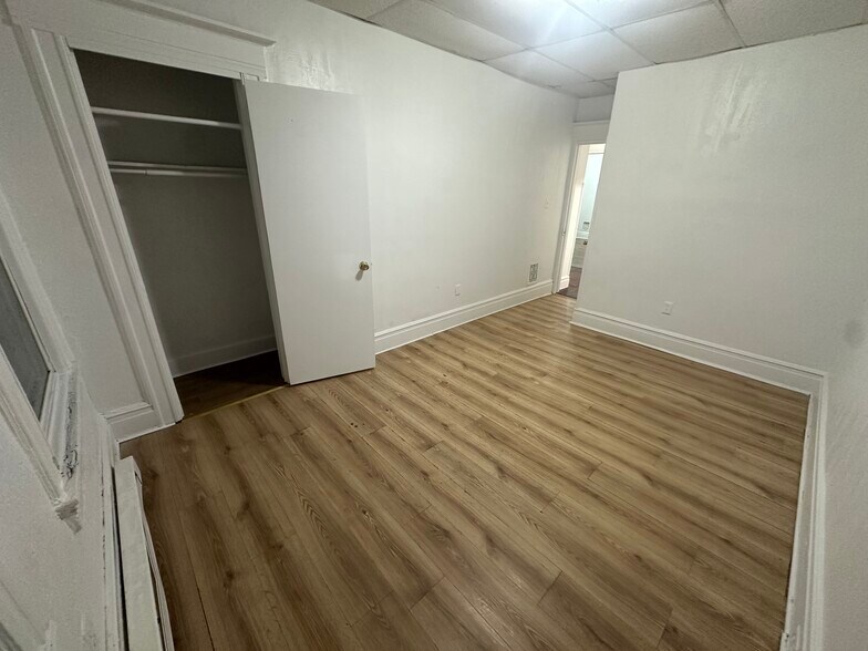 Building Photo - 96 N Essex Ave