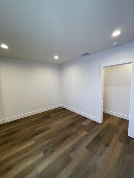 Building Photo - 1536 N Commonwealth Ave