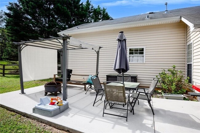 Building Photo - 313 Ridge Hill Cir