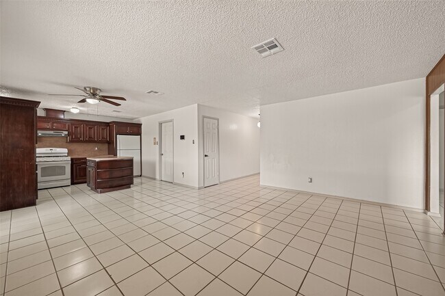 Building Photo - 5206 Olana Dr
