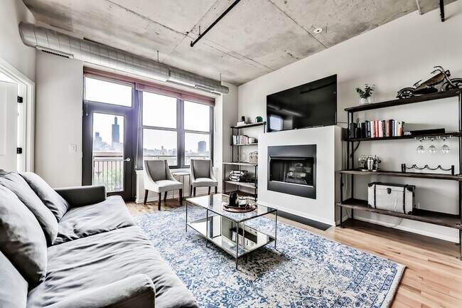 Building Photo - 6 S Laflin St