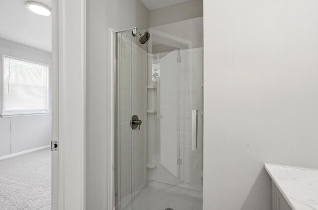 Building Photo - Move-in Ready 3 Bedroom Ranch Home in Eastway Park