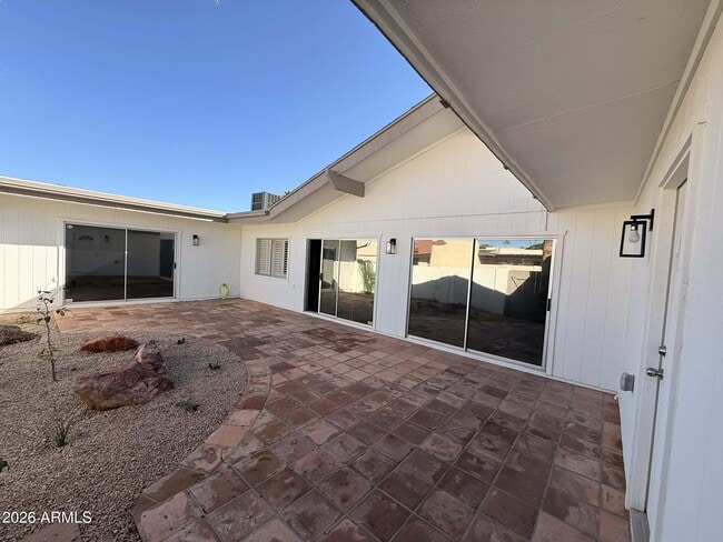 Building Photo - 313 S Desert Ave