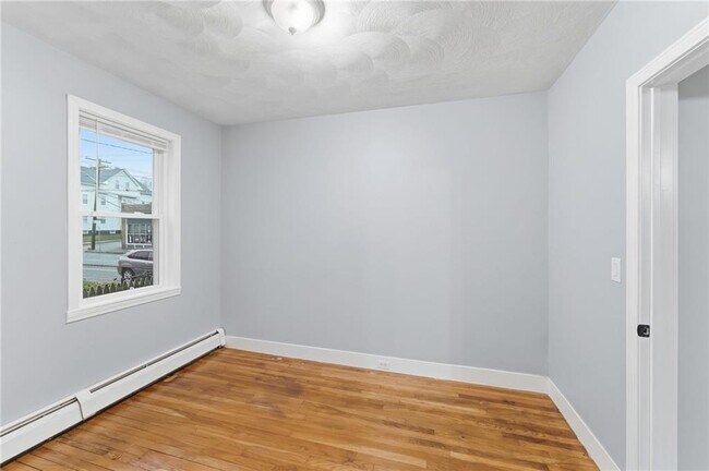 Building Photo - 108 Waterman Ave