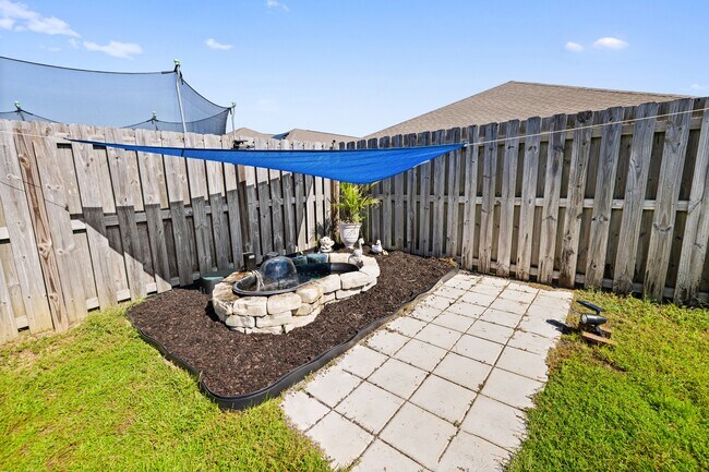Building Photo - 1016 Limpkin St