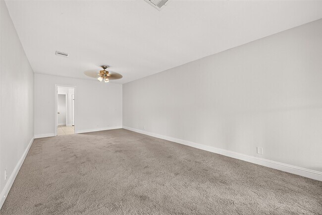 Building Photo - 509 Southern Oaks Dr