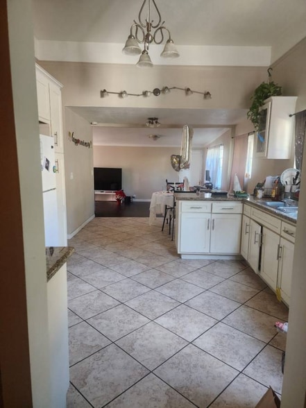 Building Photo - 1302 Helen Dr