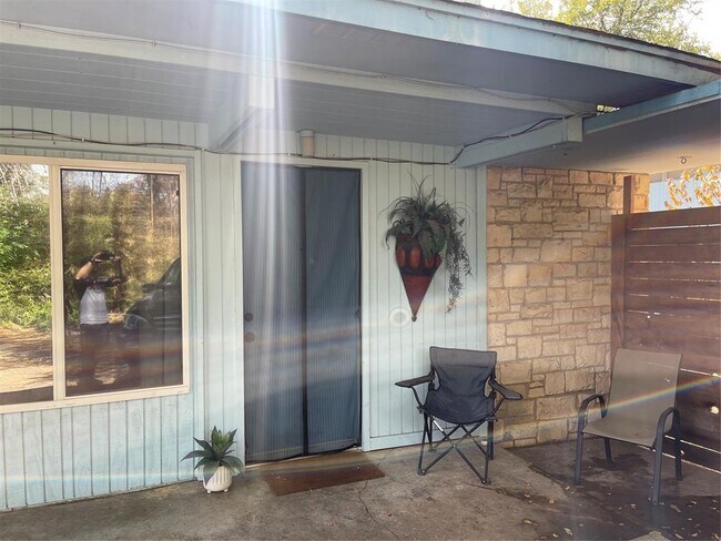 Building Photo - 2105 Rabb Rd