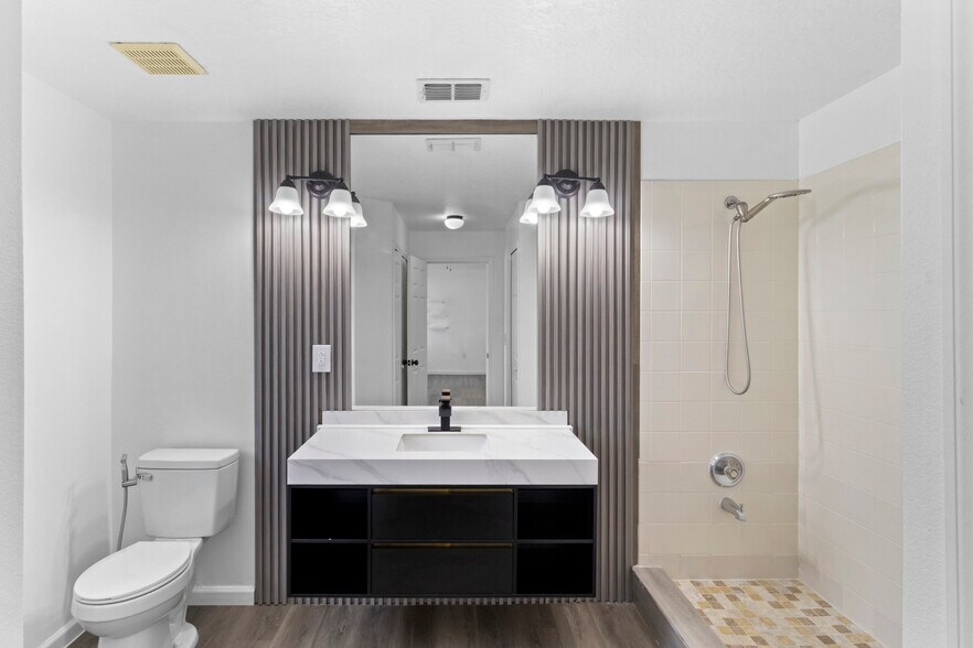 Building Photo - 1601 Perdido Ct