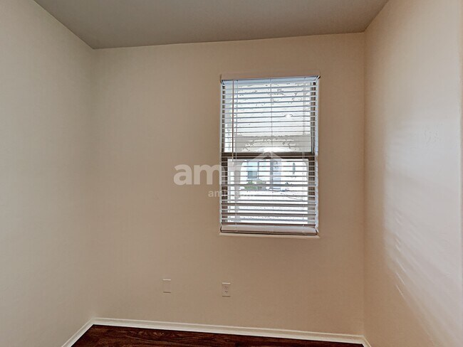 Building Photo - 12659 N Maize Dr