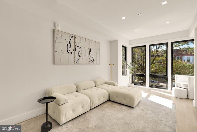 Building Photo - 3923 14th St NW