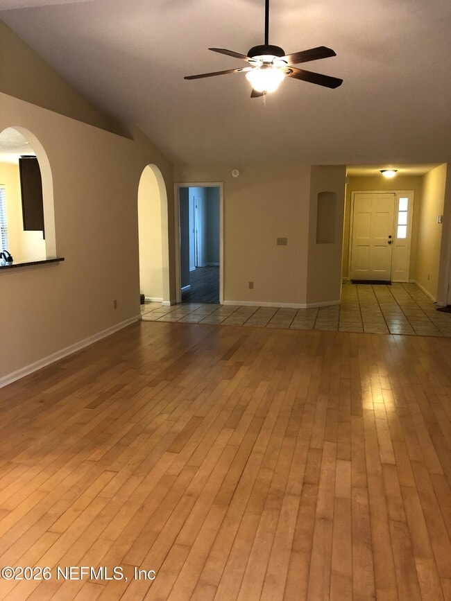 Building Photo - 12910 Forest Glen Ct S
