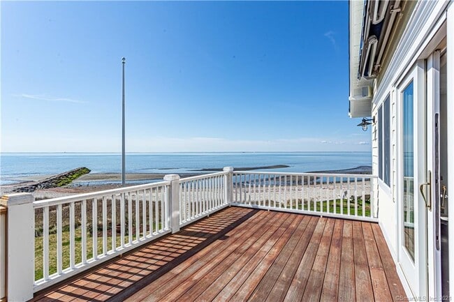 Building Photo - 901 Fairfield Beach Rd