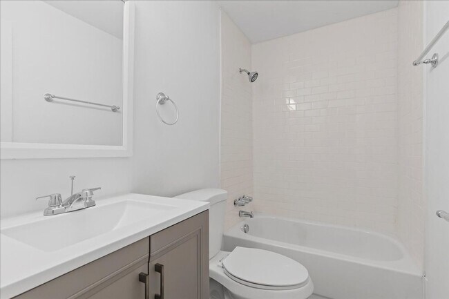 Building Photo - The B Street Flats – Modern Living in Pitt...