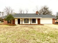 Building Photo - 2102 Fillmore Dr