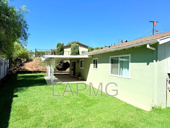 Building Photo - 10839 Fellows Ave