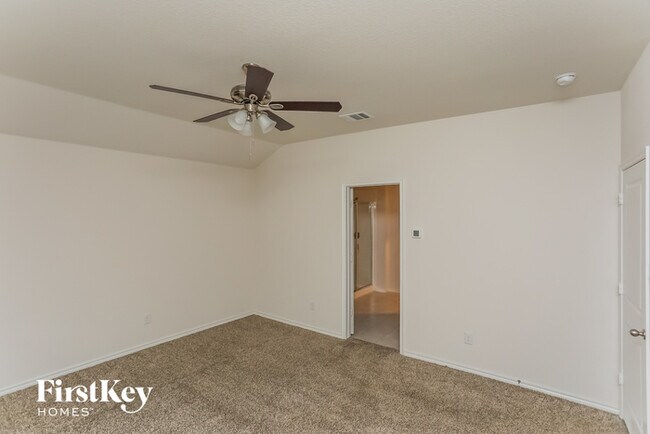 Building Photo - 2481 Conklin Dr