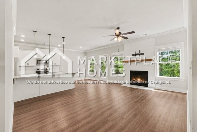 Building Photo - 173 Russell Way