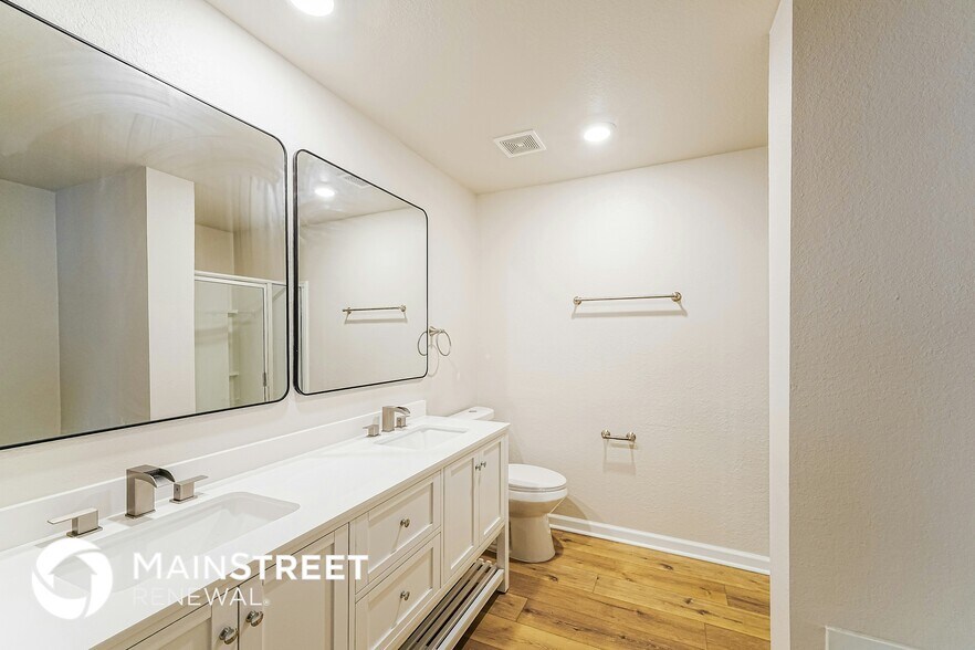 Building Photo - 360 Clover Cir