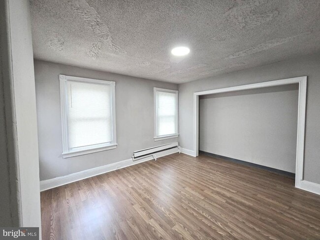 Building Photo - 968 E Woodlawn St