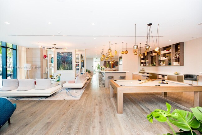 Building Photo - 650 NE 32nd St