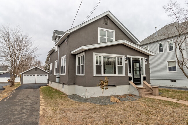 Building Photo - 267 Hebron Ave