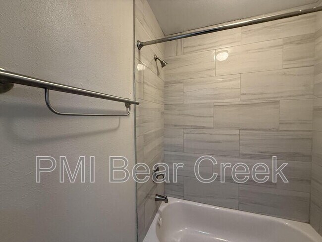 Building Photo - 1824 Thonig Rd