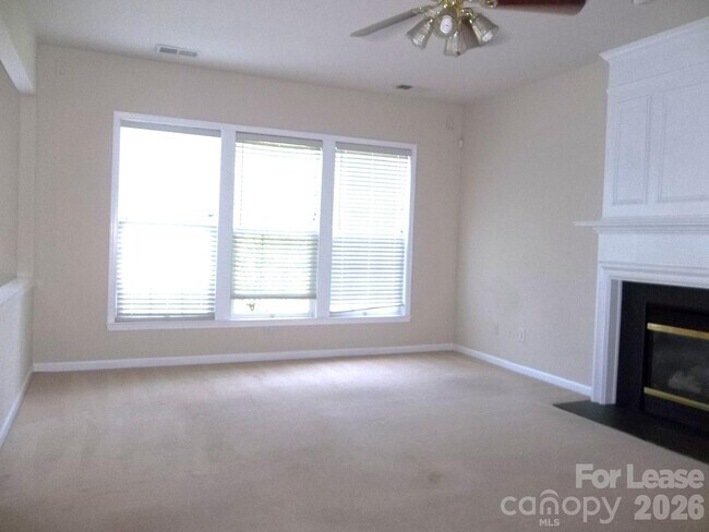 Building Photo - 11120 Maplehurst Dr