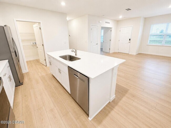 Building Photo - 2500 Kinsale Ln