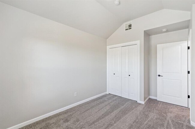 Building Photo - 824 Hunter Pl